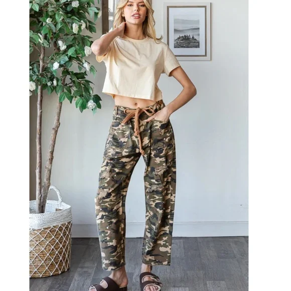 Camouflage Women's Jeans - Picture 2 of 8